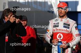 Jenson Button (GBR) McLaren with the media. 05.02.2013. Formula One Testing, Day One, Jerez, Spain.