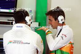 Sahara Force India F1 Team engineers. 06.02.2013. Formula One Testing, Day Two, Jerez, Spain.