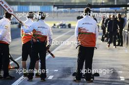 Paul di Resta (GBR) Sahara Force India VJM06 enters the pits. 06.02.2013. Formula One Testing, Day Two, Jerez, Spain.