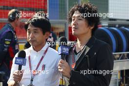Ukyo Ktayama (JPN) Fuji TV (Left). 13.10.2013. Formula 1 World Championship, Rd 15, Japanese Grand Prix, Suzuka, Japan, Race Day.