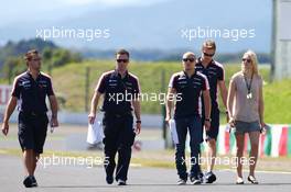 Valtteri Bottas (FIN) Williams walks the circuit with girlfriend Emilia Pikkarainen (FIN) Swimmer and the team. 10.10.2013. Formula 1 World Championship, Rd 15, Japanese Grand Prix, Suzuka, Japan, Preparation Day.