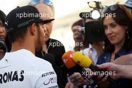 Lewis Hamilton (GBR) Mercedes AMG F1 with the media. 10.10.2013. Formula 1 World Championship, Rd 15, Japanese Grand Prix, Suzuka, Japan, Preparation Day.