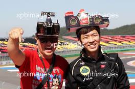 Lotus F1 Team fans. 04.10.2013. Formula 1 World Championship, Rd 14, Korean Grand Prix, Yeongam, South Korea, Practice Day.