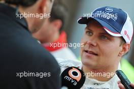 Valtteri Bottas (FIN) Williams with the media. 05.10.2013. Formula 1 World Championship, Rd 14, Korean Grand Prix, Yeongam, South Korea, Qualifying Day.