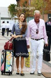 Jessica Michibata (JPN) and John Button (GBR). 06.10.2013. Formula 1 World Championship, Rd 14, Korean Grand Prix, Yeongam, South Korea, Race Day.