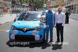 Carlos Tavares, Renault COO with the Renault Twin'Run Concept Car, with Alain Prost (FRA). 24.05.2013. Formula 1 World Championship, Rd 6, Monaco Grand Prix, Monte Carlo, Monaco, Friday.