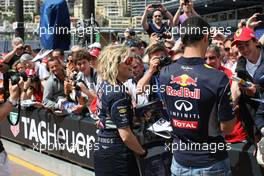 Mark Webber (AUS) Red Bull Racing signs autographs for the fans. 24.05.2013. Formula 1 World Championship, Rd 6, Monaco Grand Prix, Monte Carlo, Monaco, Friday.
