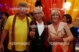 (L to R): Otmar Szafnauer (USA) Sahara Force India F1 Chief Operating Officer with Fred Mulder (NLD) and his wife at the Signature F1 Monaco Party. 23-24.05.2013. Formula 1 World Championship, Rd 6, Monaco Grand Prix, The Signature F1 Boat Party, Monte Carlo, Monaco, Friday.