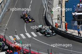 Lewis Hamilton (GBR) Mercedes AMG F1 W04 leads Sebastian Vettel (GER) Red Bull Racing RB9. 26.05.2013. Formula 1 World Championship, Rd 6, Monaco Grand Prix, Monte Carlo, Monaco, Race Day.