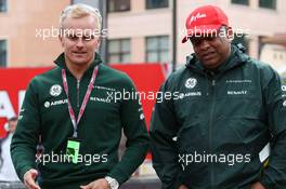 (L to R): Heikki Kovalainen (FIN) Caterham F1 Team Reserve Driver with Tony Fernandes (MAL) Caterham F1 Team. 25.05.2013. Formula 1 World Championship, Rd 6, Monaco Grand Prix, Monte Carlo, Monaco, Qualifying Day