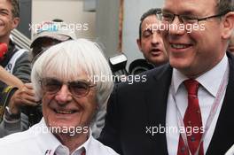 Bernie Ecclestone (GBR) CEO Formula One Group (FOM) with HSH Prince Albert of Monaco (MON). 25.05.2013. Formula 1 World Championship, Rd 6, Monaco Grand Prix, Monte Carlo, Monaco, Qualifying Day