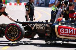 Kimi Raikkonen (FIN) Lotus F1 E21 in the pits. 23.05.2013. Formula 1 World Championship, Rd 6, Monaco Grand Prix, Monte Carlo, Monaco, Practice Day.