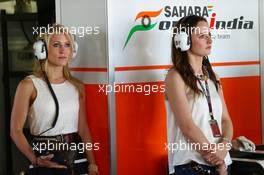(L to R): Jennifer Becks (GER), girlfriend of Adrian Sutil (GER) Sahara Force India F1 and Laura Jordan (GBR), girlfriend of Paul di Resta (GBR) Sahara Force India F1. 23.05.2013. Formula 1 World Championship, Rd 6, Monaco Grand Prix, Monte Carlo, Monaco, Practice Day.