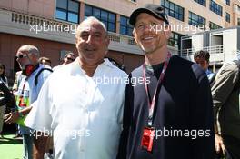 (L to R): Philip Green (GBR) CEO Arcadia Group with Ron Howard (USA) Film Director. 26.05.2013. Formula 1 World Championship, Rd 6, Monaco Grand Prix, Monte Carlo, Monaco, Race Day.