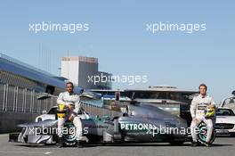 (L to R): Lewis Hamilton (GBR) Mercedes AMG F1 and team mate Nico Rosberg (GER) Mercedes AMG F1 with the new Mercedes AMG F1 W04. 04.02.2013. Mercedes AMG F1 W04 Launch, Jerez, Spain.