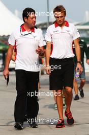 (L to R): Dave O'Neill (GBR) Marussia F1 Team Manager with Max Chilton (GBR) Marussia F1 Team. 22.03.2013. Formula 1 World Championship, Rd 2, Malaysian Grand Prix, Sepang, Malaysia, Friday.