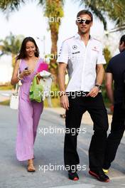 Jenson Button (GBR) McLaren with girlfriend Jessica Michibata (JPN). 22.03.2013. Formula 1 World Championship, Rd 2, Malaysian Grand Prix, Sepang, Malaysia, Friday.