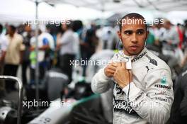 Lewis Hamilton (GBR) Mercedes AMG F1 W04 on the grid. 24.03.2013. Formula 1 World Championship, Rd 2, Malaysian Grand Prix, Sepang, Malaysia, Sunday.