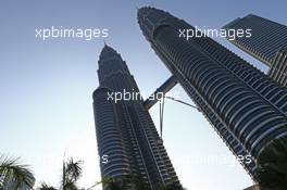 The Petronas Twin Towers, Kuala Lumpur. 20.03.2013. Formula 1 World Championship, Rd 2, Malaysian Grand Prix, Sepang, Malaysia, Wednesday.