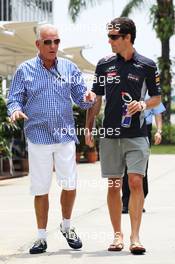 (L to R): John Button (GBR) with Mark Webber (AUS) Red Bull Racing. 21.03.2013. Formula 1 World Championship, Rd 2, Malaysian Grand Prix, Sepang, Malaysia, Thursday.