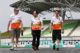 Paul di Resta (GBR) Sahara Force India F1 walks the circuit with Gianpiero Lambiase (ITA) Sahara Force India F1 Engineer. 21.03.2013. Formula 1 World Championship, Rd 2, Malaysian Grand Prix, Sepang, Malaysia, Thursday.