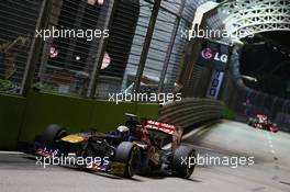 Jean-Eric Vergne (FRA) Scuderia Toro Rosso STR8. 20.09.2013. Formula 1 World Championship, Rd 13, Singapore Grand Prix, Singapore, Singapore, Practice Day.
