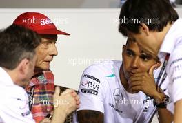 Lewis Hamilton (GBR), Mercedes Grand Prix, Toto Wolff (GER) Mercedes AMG F1 Shareholder and Executive Director and Niki Lauda (AUT) Mercedes Non-Executive Chairman 20.09.2013. Formula 1 World Championship, Rd 13, Singapore Grand Prix, Singapore, Singapore, Practice Day.