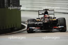 Nico Hulkenberg (GER) Sauber C32. 20.09.2013. Formula 1 World Championship, Rd 13, Singapore Grand Prix, Singapore, Singapore, Practice Day.