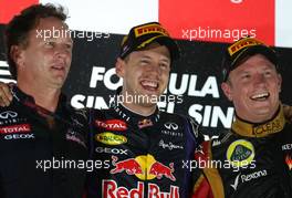 Christian Horner (GBR), Red Bull Racing, Sporting Director, Sebastian Vettel (GER), Red Bull Racing and Kimi Raikkonen (FIN), Lotus F1 Team  22.09.2013. Formula 1 World Championship, Rd 13, Singapore Grand Prix, Singapore, Singapore, Race Day.