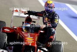Fernando Alonso (ESP), Scuderia Ferrari and Mark Webber (AUS), Red Bull Racing  22.09.2013. Formula 1 World Championship, Rd 13, Singapore Grand Prix, Singapore, Singapore, Race Day.