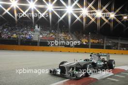 Lewis Hamilton (GBR) Mercedes AMG F1 W04. 21.09.2013. Formula 1 World Championship, Rd 13, Singapore Grand Prix, Singapore, Singapore, Qualifying Day.