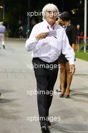 Bernie Ecclestone (GBR) CEO Formula One Group (FOM). 21.09.2013. Formula 1 World Championship, Rd 13, Singapore Grand Prix, Singapore, Singapore, Qualifying Day.
