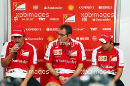 (L to R): Fernando Alonso (ESP) Ferrari with Stefano Domenicali (ITA) Ferrari General Director and Felipe Massa (BRA) Ferrari. 19.09.2013. Formula 1 World Championship, Rd 13, Singapore Grand Prix, Singapore, Singapore, Preparation Day.