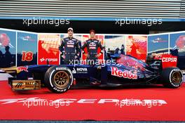 (L to R): Jean-Eric Vergne (FRA) Scuderia Toro Rosso and team mate Daniel Ricciardo (AUS) Scuderia Toro Rosso unveil the new Scuderia Toro Rosso STR8. 04.02.2013. Scuderia Toro Rosso STR8 Launch, Jerez, Spain.