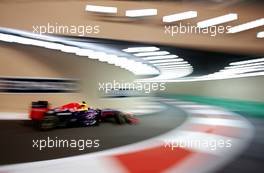 Mark Webber (AUS), Red Bull Racing  01.11.2013. Formula 1 World Championship, Rd 17, Abu Dhabi Grand Prix, Yas Marina Circuit, Abu Dhabi, Practice Day.