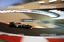 Esteban Gutierrez (MEX), Sauber F1 Team  01.11.2013. Formula 1 World Championship, Rd 17, Abu Dhabi Grand Prix, Yas Marina Circuit, Abu Dhabi, Practice Day.