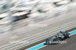 Lewis Hamilton (GBR) Mercedes AMG F1 W04. 01.11.2013. Formula 1 World Championship, Rd 17, Abu Dhabi Grand Prix, Yas Marina Circuit, Abu Dhabi, Practice Day.