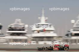 Romain Grosjean (FRA) Lotus F1 E21. 01.11.2013. Formula 1 World Championship, Rd 17, Abu Dhabi Grand Prix, Yas Marina Circuit, Abu Dhabi, Practice Day.