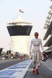 Max Chilton (GBR) Marussia F1 Team. 01.11.2013. Formula 1 World Championship, Rd 17, Abu Dhabi Grand Prix, Yas Marina Circuit, Abu Dhabi, Practice Day.