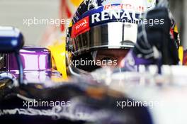 Sebastian Vettel (GER) Red Bull Racing RB9. 01.11.2013. Formula 1 World Championship, Rd 17, Abu Dhabi Grand Prix, Yas Marina Circuit, Abu Dhabi, Practice Day.