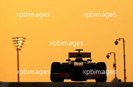 Sergio Perez (MEX), McLaren Mercedes  01.11.2013. Formula 1 World Championship, Rd 17, Abu Dhabi Grand Prix, Yas Marina Circuit, Abu Dhabi, Practice Day.