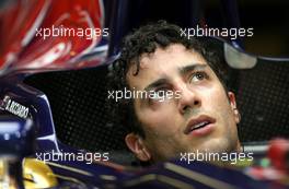Daniel Ricciardo (AUS), Scuderia Toro Rosso  01.11.2013. Formula 1 World Championship, Rd 17, Abu Dhabi Grand Prix, Yas Marina Circuit, Abu Dhabi, Practice Day.