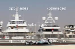 Lewis Hamilton (GBR) Mercedes AMG F1 W04. 01.11.2013. Formula 1 World Championship, Rd 17, Abu Dhabi Grand Prix, Yas Marina Circuit, Abu Dhabi, Practice Day.