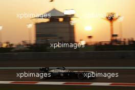 Pastor Maldonado (VEN) Williams FW35. 01.11.2013. Formula 1 World Championship, Rd 17, Abu Dhabi Grand Prix, Yas Marina Circuit, Abu Dhabi, Practice Day.