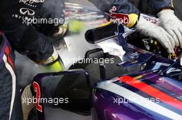 Red Bull Racing RB9 of Mark Webber (AUS) Red Bull Racing on the grid. 03.11.2013. Formula 1 World Championship, Rd 17, Abu Dhabi Grand Prix, Yas Marina Circuit, Abu Dhabi, Race Day.