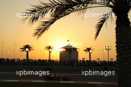 Fernando Alonso (ESP) Ferrari F138. 03.11.2013. Formula 1 World Championship, Rd 17, Abu Dhabi Grand Prix, Yas Marina Circuit, Abu Dhabi, Race Day.