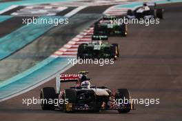 Daniel Ricciardo (AUS) Scuderia Toro Rosso STR8. 03.11.2013. Formula 1 World Championship, Rd 17, Abu Dhabi Grand Prix, Yas Marina Circuit, Abu Dhabi, Race Day.