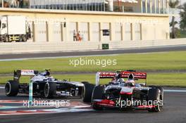 Jenson Button (GBR) McLaren MP4-28. 03.11.2013. Formula 1 World Championship, Rd 17, Abu Dhabi Grand Prix, Yas Marina Circuit, Abu Dhabi, Race Day.