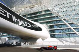 Mark Webber (AUS) Red Bull Racing RB9. 02.11.2013. Formula 1 World Championship, Rd 17, Abu Dhabi Grand Prix, Yas Marina Circuit, Abu Dhabi, Qualifying Day.