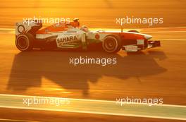 Adrian Sutil (GER), Sahara Force India F1 Team   02.11.2013. Formula 1 World Championship, Rd 17, Abu Dhabi Grand Prix, Yas Marina Circuit, Abu Dhabi, Qualifying Day.